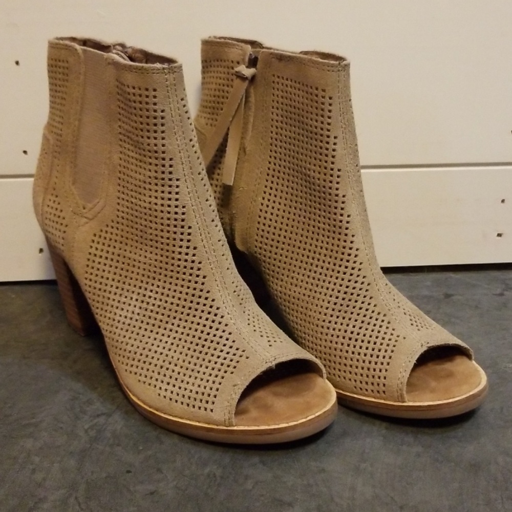 Toms Majorca Bootie size 6.5